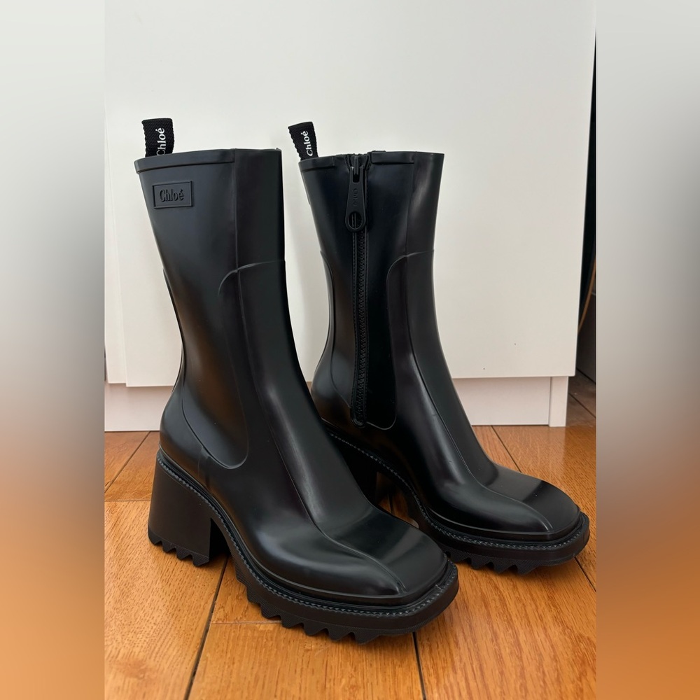 Chloe Black Boots with Chunky Heel